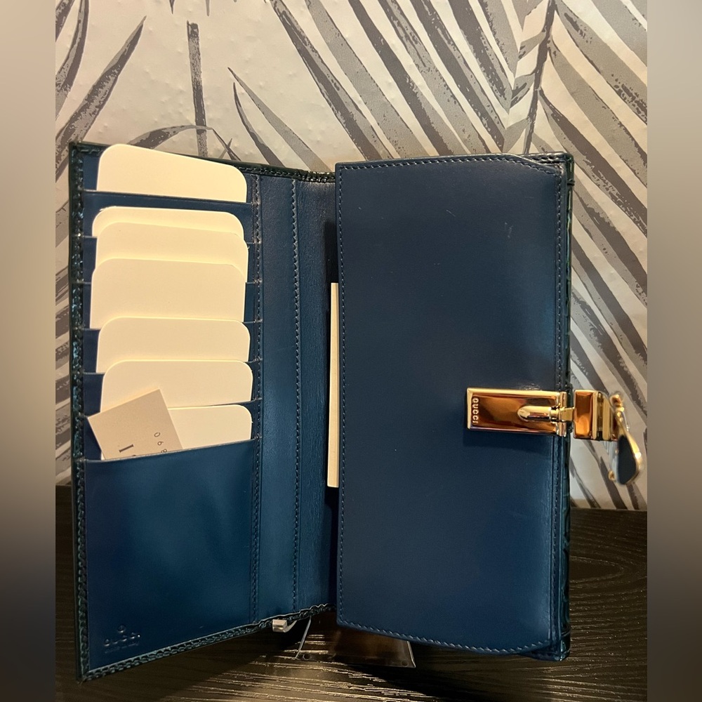 ❌SOLD❌ Gucci Teal Horsebit Print Buckle Wallet With Box - Picture 7 of 17